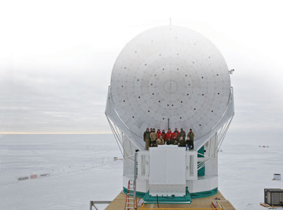  Télescope du pôle Sud, avec l'équipe