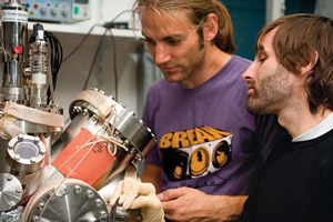 Rico Gutzler (left) and Hermann Walch, PhD candidates at the Ludwig-Maximilians-Universität, experimented with molecular self-assembly on surfaces during the 2008 Junior Nanotech Network.