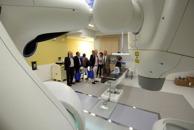 The delegation from Poitiers tours the radiation oncology department at the new Cedars Cancer Centre of the MUHC. / Photo: Owen Egan