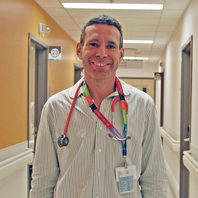 Dr Moshe Ben-Shoshan, pédiatre allergologue et immunologiste à l’HME-CUSM et professeur adjoint de pédiatrie à l’Université McGill.